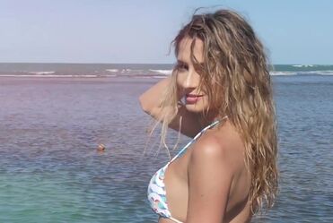 New Order - Bizarre Love Triangle (1986)