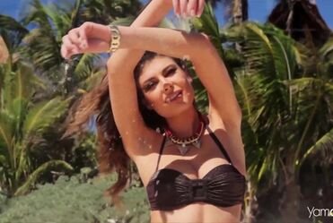 Bee Gees - How Deep Is Your Love (1977)