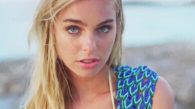 The White Stripes - Seven Nation Army (2003)