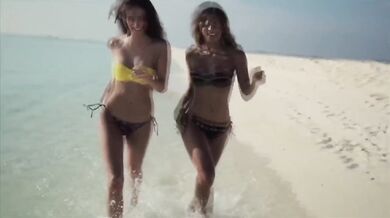 Queen - We Will Rock You (1977)