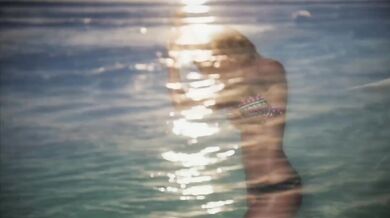 Queen - We Will Rock You (1977)