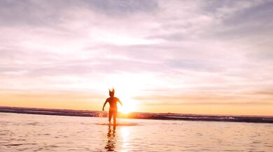 Chuck Berry - Sweet Little Sixteen (1958)