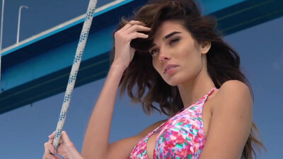 Afrika Bamabaataa & The Soulsonic Force - Planet Rock (1982)