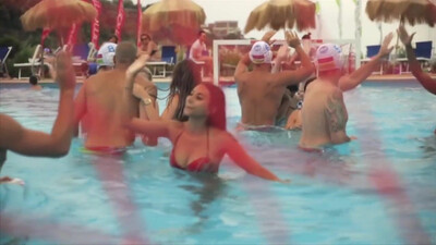 Franz Ferdinand - Take Me Out (2004)