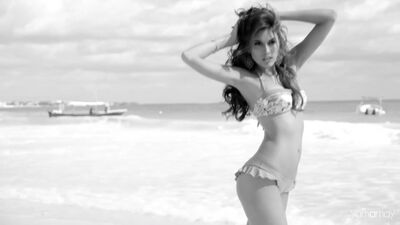 Elvis Costello - Watching The Detectives (1977)