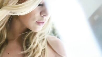 Joni Mitchell-Help Me (1974)